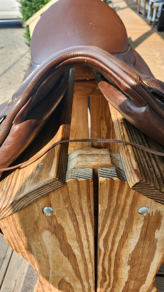19.5" Lovatt & Ricketts Saddleseat Cutback Saddle