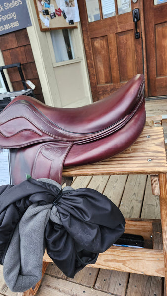 18" Devoucoux Chiberta Lab Monoflap Jump Saddle