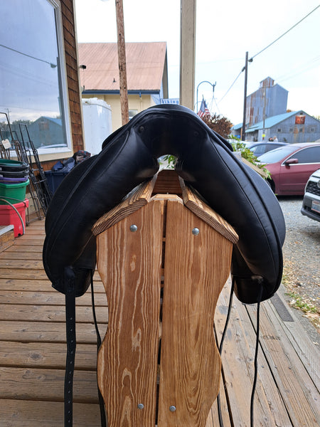 17.5" N2 Cardhu Dressage Saddle