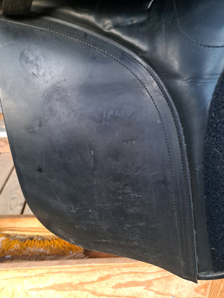 17.5" Frank Baines Zenith Dressage Saddle