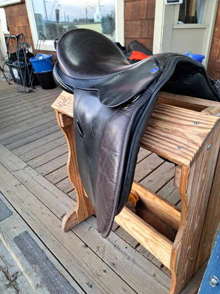17.5" Frank Baines Zenith Dressage Saddle