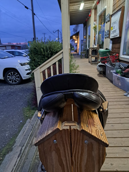 17.5" Cliff Barnsby Raven Dressage Saddle