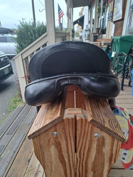 17" Albion SLK Dressage Saddle
