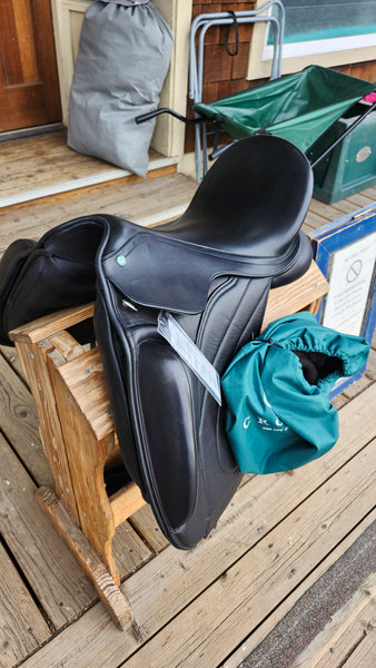 17" Crosby Dressage Saddle