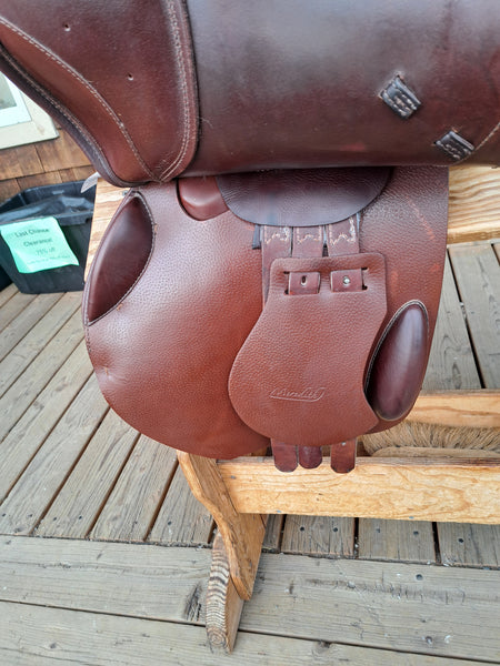 18" Prestige Meredith Close Contact Saddle