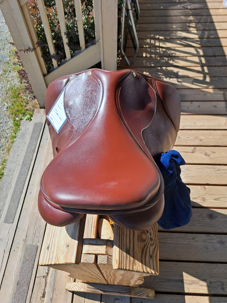 18" Collegiate Close Contact Jumping Saddle