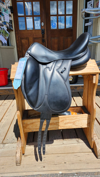 17.5" Devoucoux Makila S Dressage Saddle