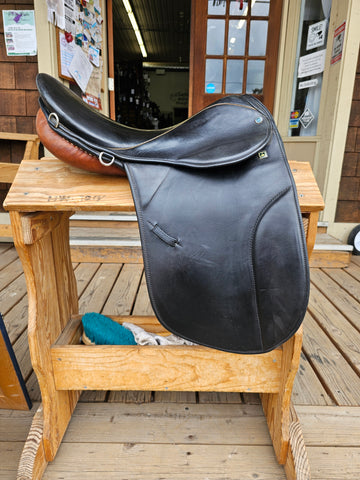 17.5" Stubben Romanus Dressage Saddle