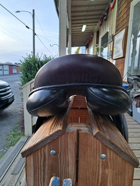 17.5" Frank Baines Zenith Dressage Saddle