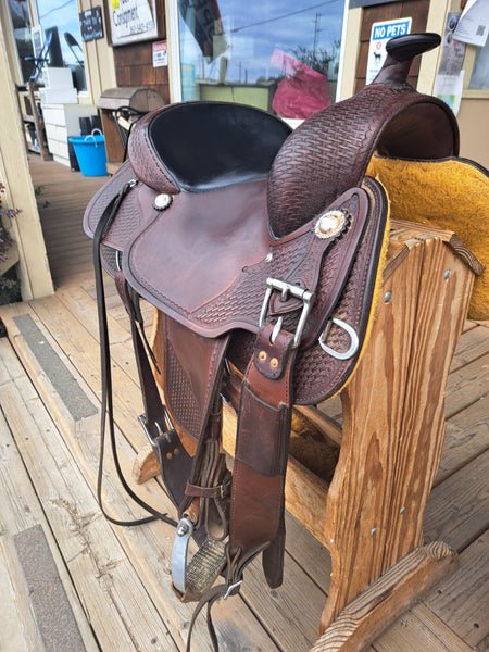 15.5" Crates Classic Reiner Saddle