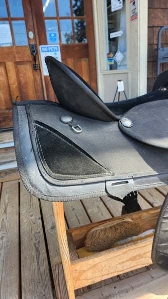 ON TRIAL 16" Synthetic Western Saddle