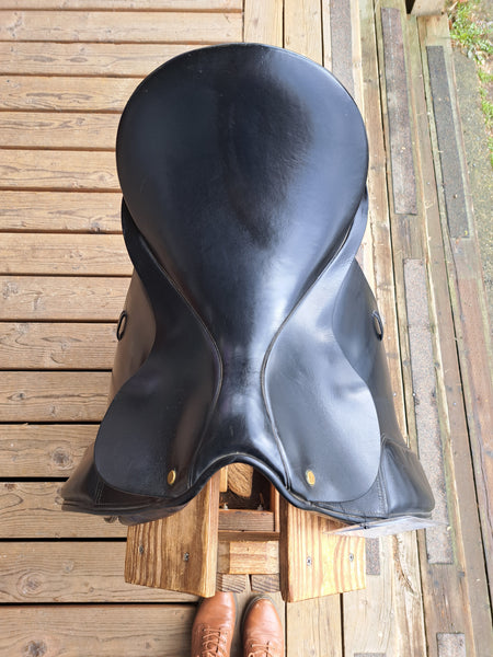 16.5" True Brit Dressage Saddle
