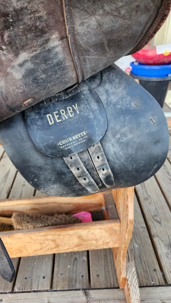 16.5" Courbette Derby Jump Saddle