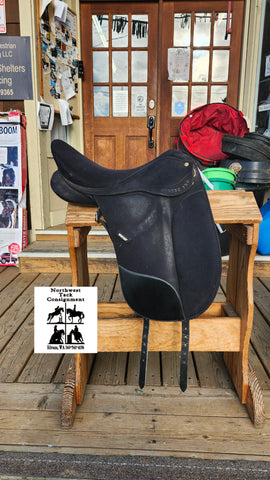 17.5" Wintec Pro Dressage Saddle