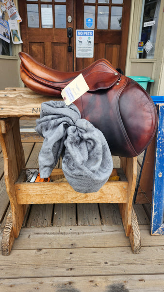 16.5" L. Bierry Jumping Saddle