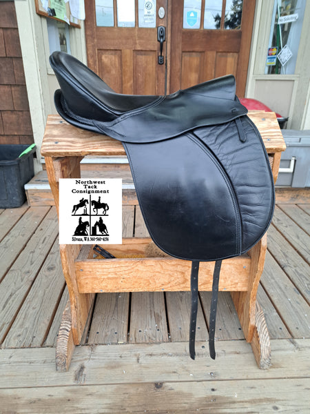 Ansur Classic Dressage Saddle