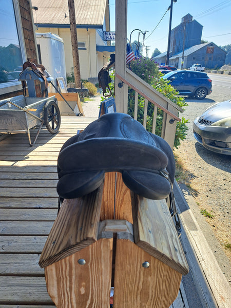 17" Wintec 2000 All Purpose English Saddle