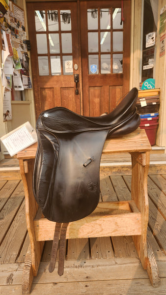18" Jocken Hennig Dressage Saddle