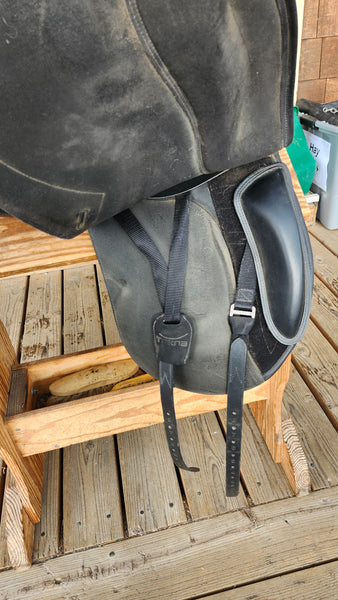 17.5" Tekna S Line Dressage Saddle