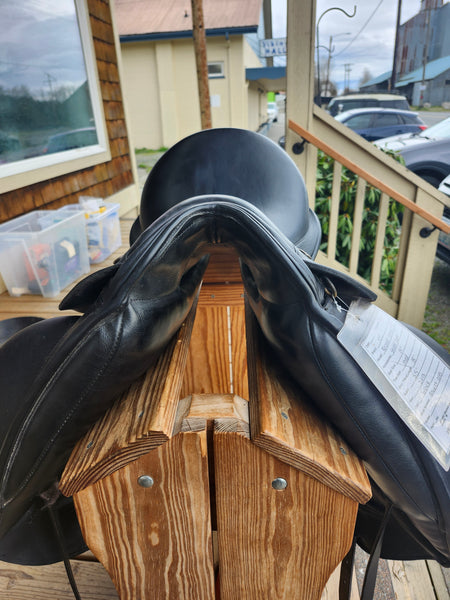 18" NSC Rhomeo Dressage Saddle