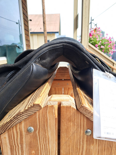 17" Wintec Pro Dressage Saddle