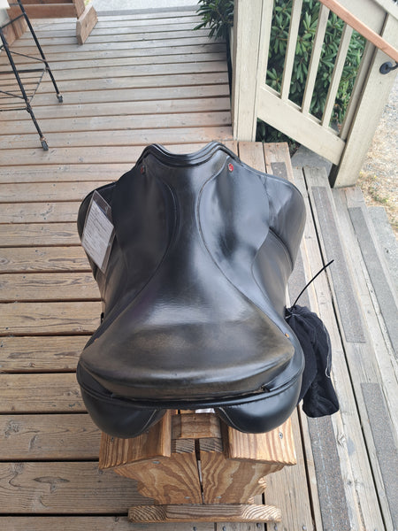 18" Albion SLK Dressage Saddle