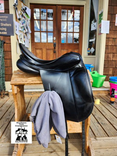 18" Albion Platinum Dresage Saddle