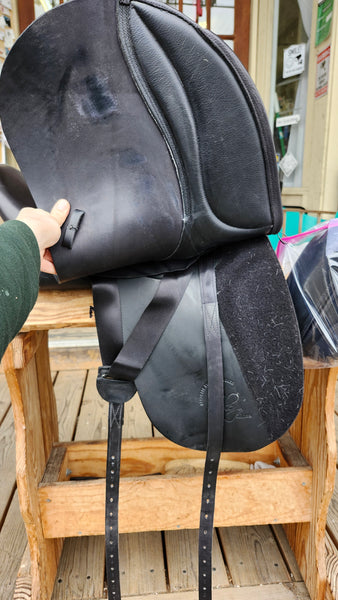 17.5" Bliss Loxley Dressage Saddle
