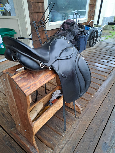 18" Courbette Aristokrat Dressage Saddle