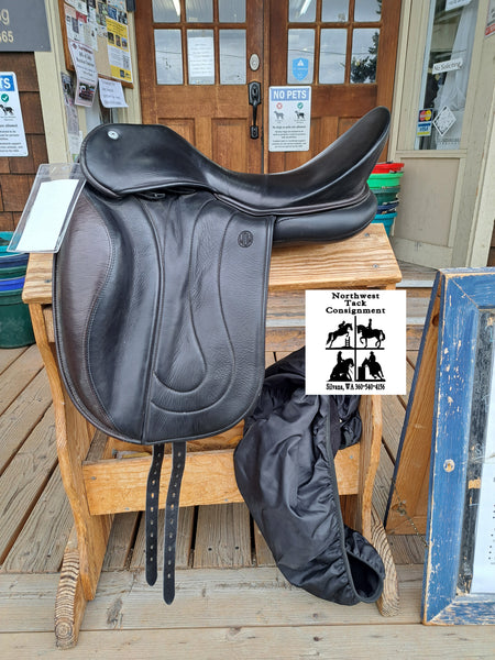 18" WOW Dressage Saddle
