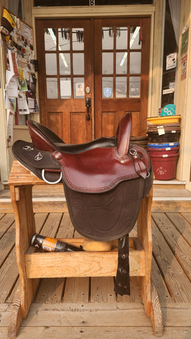 16" Crest Ridge Saddlery Endurance Saddle