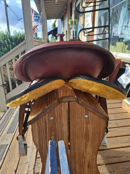 15.5" Royal King Gaited Trail Saddle