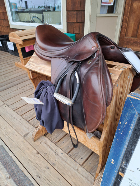 17" Prestige Versailles Jumping Saddle