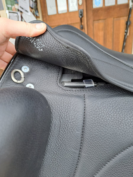 17.5" Connect Diable SB Dressage Saddle