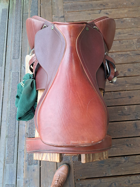 18" HDR Close Contact Pro Saddle