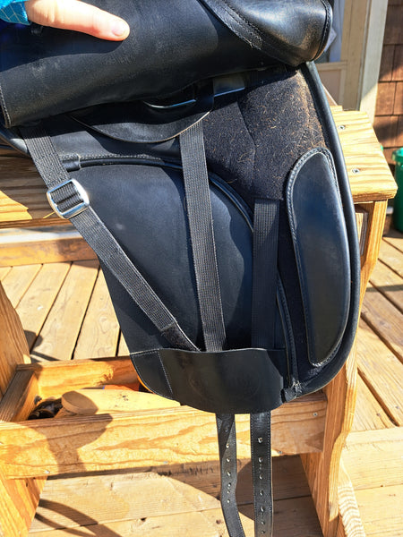 17.5" Bates Caprilli Dressage Saddle