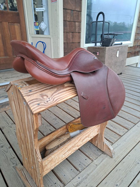 17" St. Lourdes Close Contact Saddle