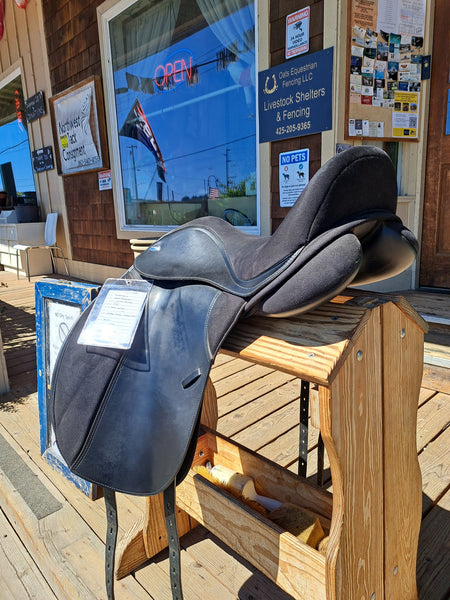 17.5" Thorowgood MDR Dressage Saddle