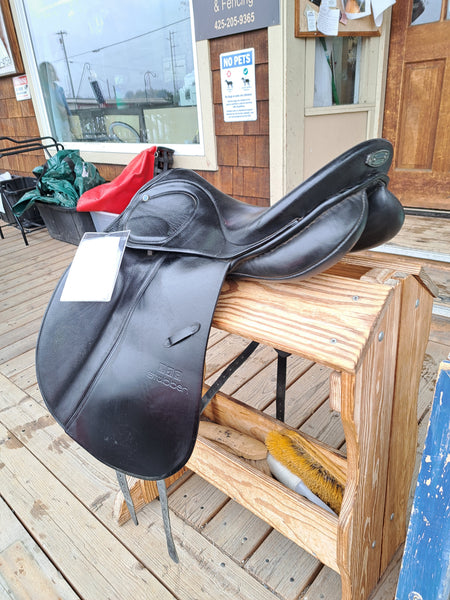 17.5" Stubben Scandica D.L. Extra Dressage Saddle