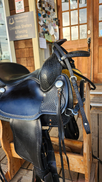15" Classic Crates Round Skirt Trail Saddle