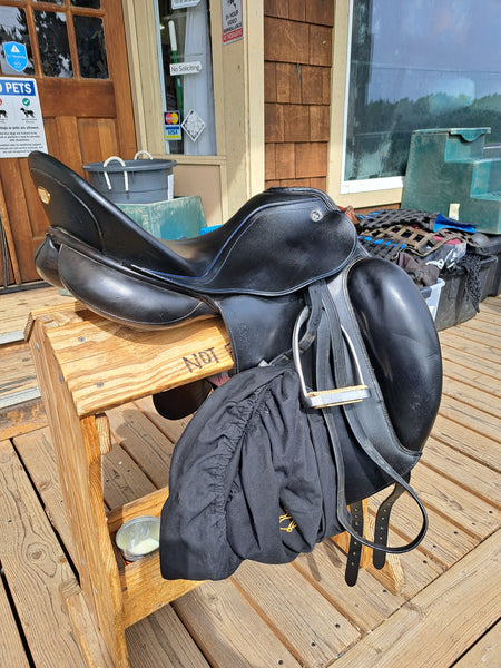 17.5" Kieffer Wall-Street Dressage Saddle