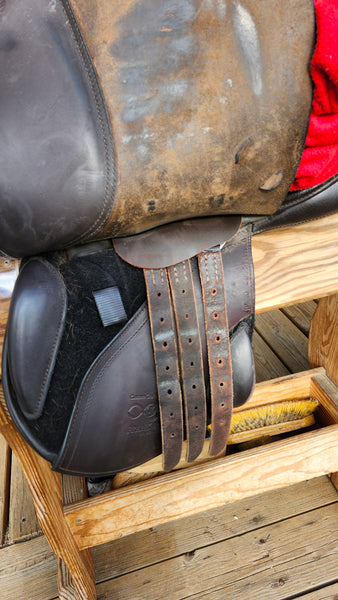 15.5" Connect By Frnak Baines Jump Saddle