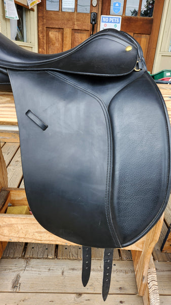 17" Carlyle Dressage Saddle