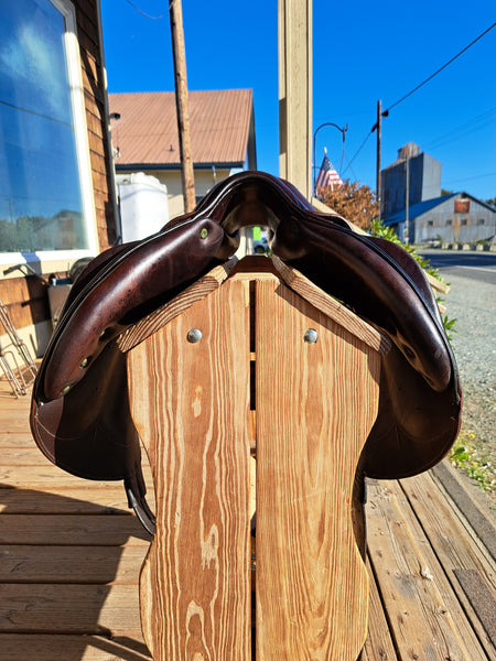 17" Devououx Chiberta Monoflap Jumping Saddle