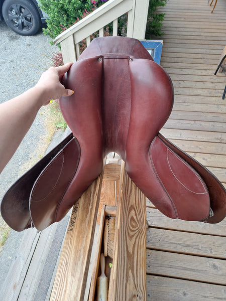 18" Stubben Ascend Jumping Saddle
