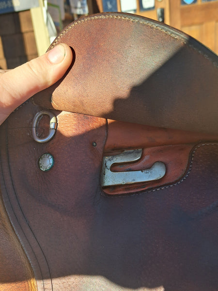 17" Butet Close Contact Jump Saddle