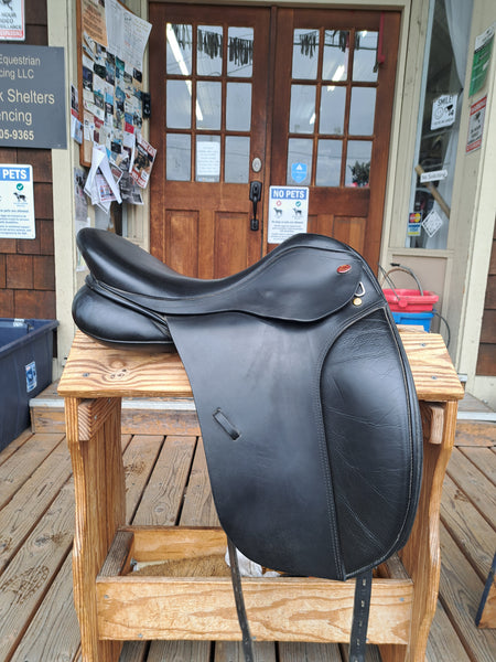 17.5" Kent & Masters MDR Standard Wither Dressage Saddle