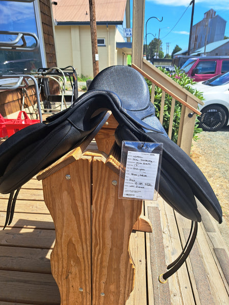 17" Wintec 500 Dressage Saddle