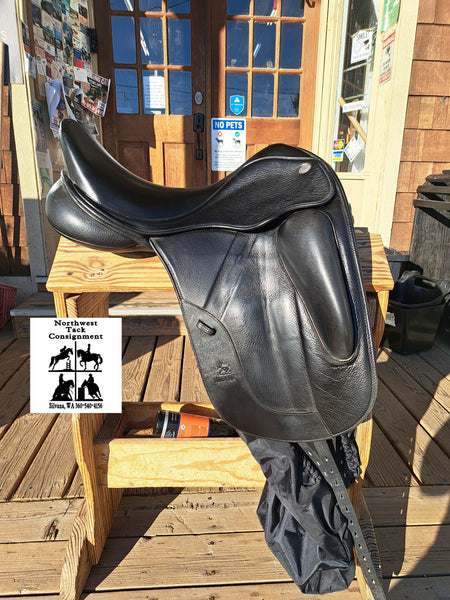 18" Fairfax Gareth Dressage Saddle
