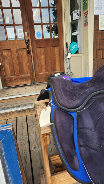 17" Tough 1 Treeless Endurance Saddle (#2)
